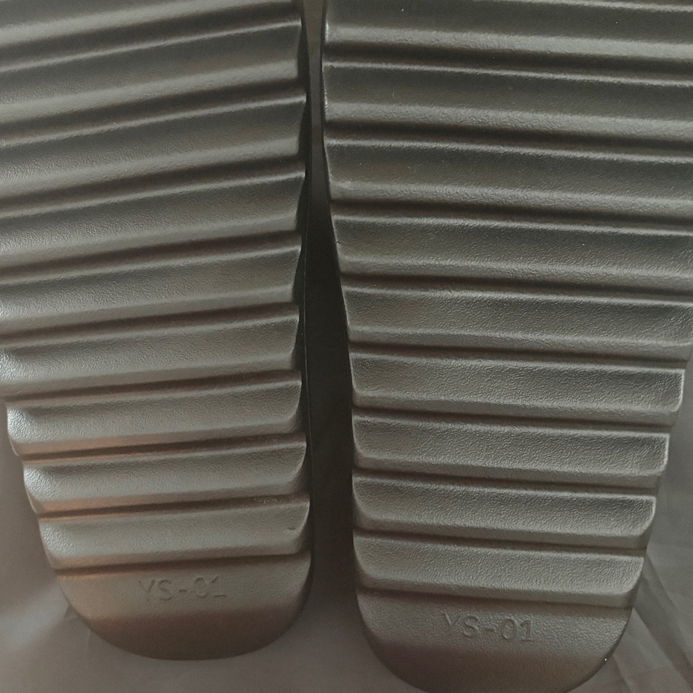Yeezy slides YS-01 size 13 NWT - image 2